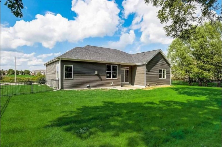 408 Limerick Dr Cottage Grove, WI 53527 by Tim O'Brien Homes Inc-Hcb $449,900