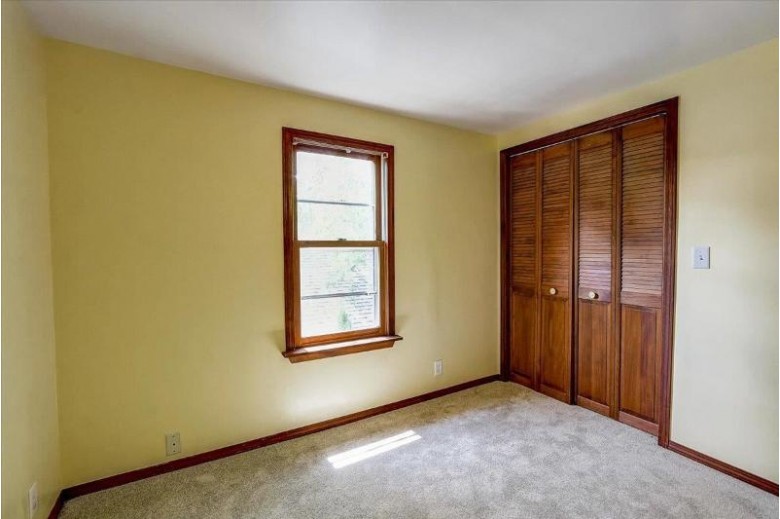 606 Miller Ave Madison, WI 53704 by Restaino & Associates Era Powered $399,900