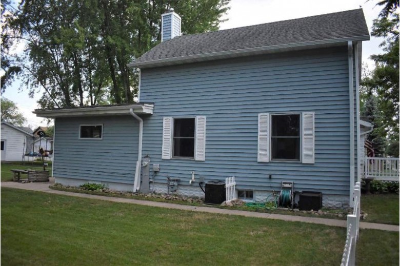 2109 Illinois Avenue Stevens Point, WI 54481 by Re/Max Central $194,900
