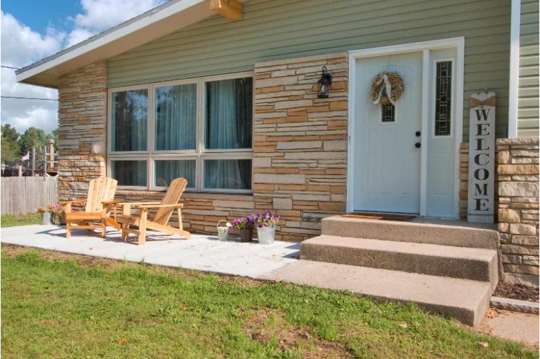 2650 Fawn Lane Plover, WI 54467 by Re/Max Excel $275,000