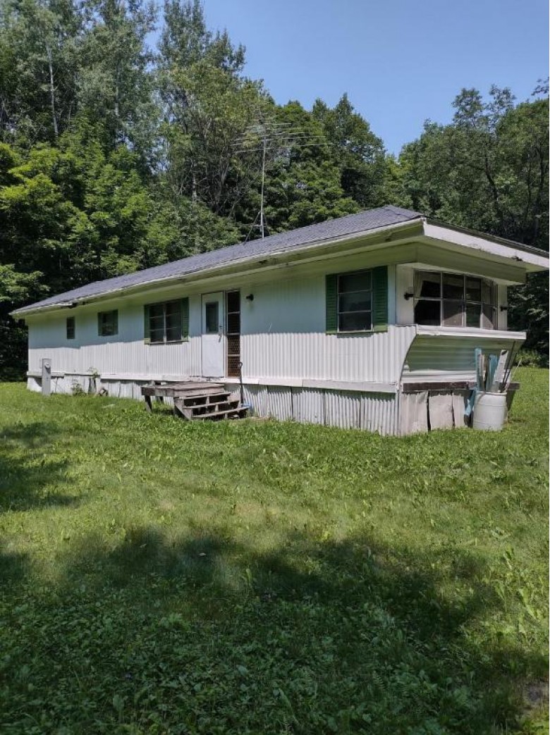 7491 Hwy 52 Nashville, WI 54520 by Cr Realty $99,900