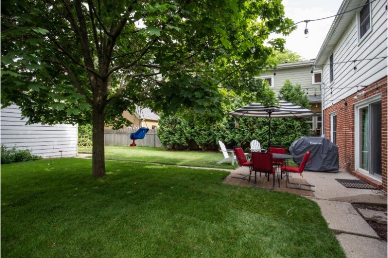 4838 N Newhall St Whitefish Bay, WI 53217-6046 by Keller Williams Realty-Milwaukee North Shore $599,000