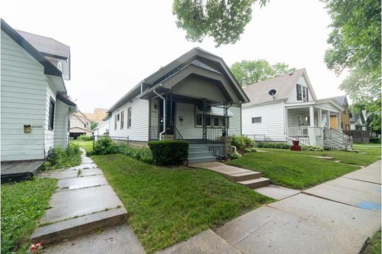 5340 N 38th St Milwaukee, WI 53209-4737 by Realty Executives Integrity~cedarburg $107,900