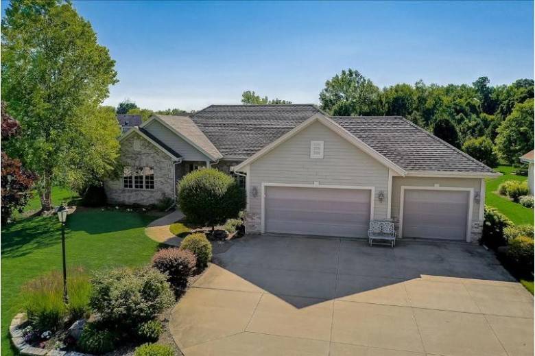 6649 S Princeton Dr, Franklin, WI by Re/Max Lakeside-27th $499,900