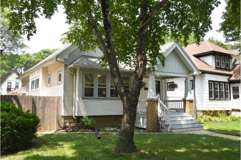 5451 N 39th St Milwaukee, WI 53209-4611 by Shorewest Realtors, Inc. $149,900