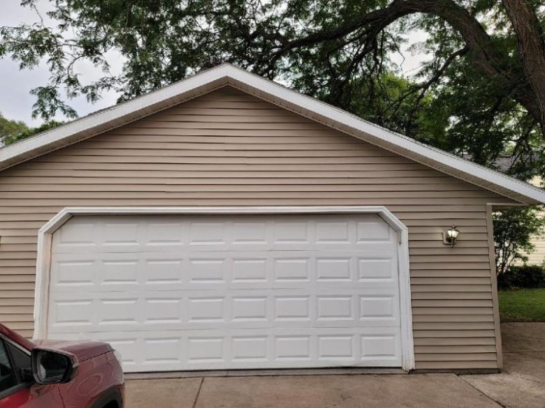 409 S Academy St, Stoughton, WI by Horizon Real Estate Service $199,500