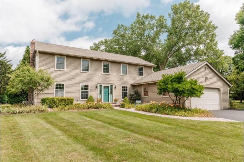 15700 Monet Ct Brookfield, WI 53005-5143 by Re/Max Realty Pros~brookfield $499,000