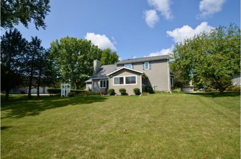 920 Timber Pass, Brookfield, WI by Shorewest Realtors, Inc. $515,000