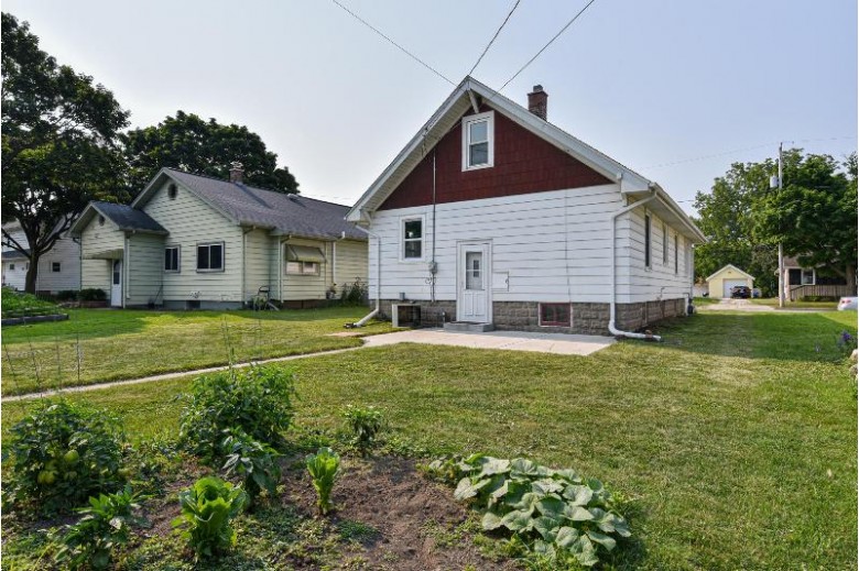 204 W Wabash Ave Waukesha, WI 53186-6140 by First Weber Real Estate $199,900