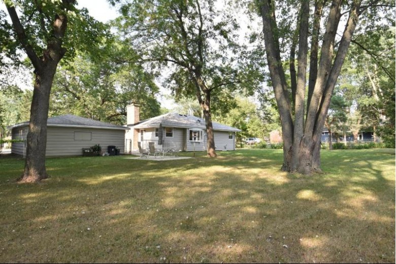 3111 W Southway Dr Franklin, WI 53132-8450 by Shorewest Realtors - South Metro $295,000