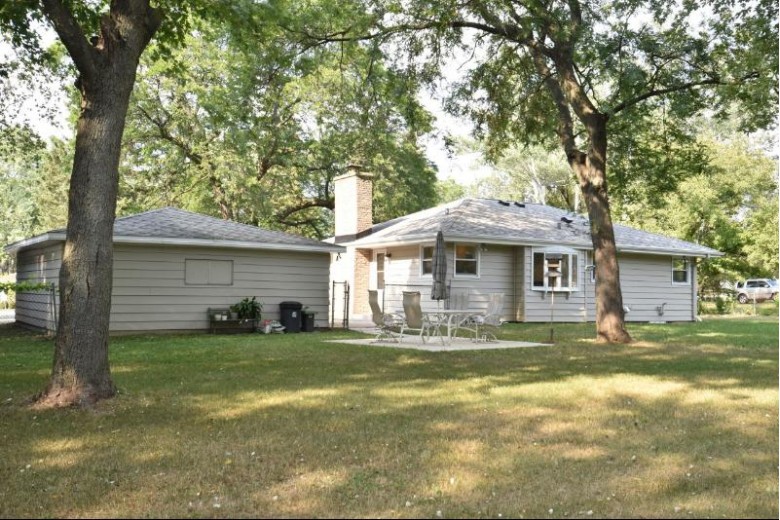3111 W Southway Dr Franklin, WI 53132-8450 by Shorewest Realtors - South Metro $295,000