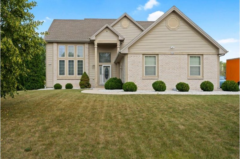 3178 W Yorkshire Cir Franklin, WI 53132-7001 by Realty Executives Integrity~brookfield $449,900