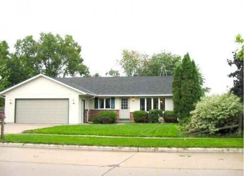 3917 S 18th St Sheboygan, WI 53081 by Non Mls $240,500
