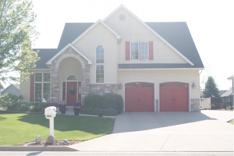 4282 Huntinghorne Dr, Janesville, WI by Luchsinger Realty $409,900