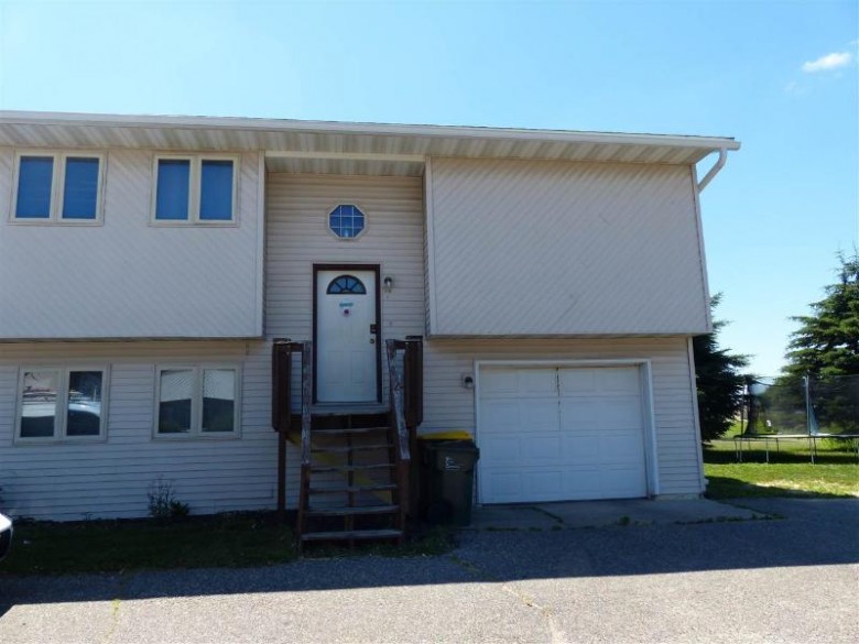 826 Carousel Dr Reedsburg, WI 53959 by First Weber Real Estate $280,000