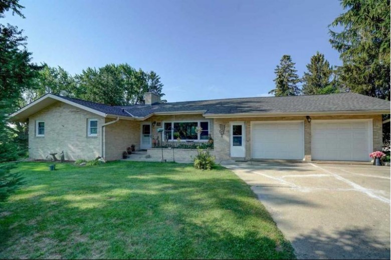 7111 Twin Sunset Rd Middleton, WI 53562 by First Weber Real Estate $450,000