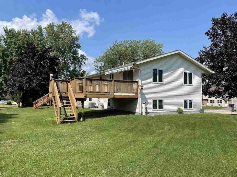 319 S Brooklyn St, Berlin, WI by Better Homes And Gardens Real Estate Special Prope $169,000