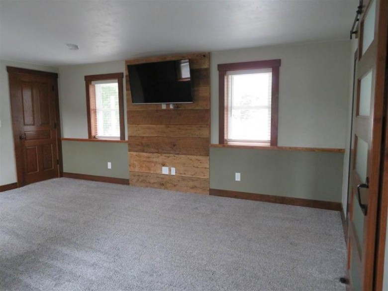 509 E Centerway St, Janesville, WI by Century 21 Affiliated $195,000