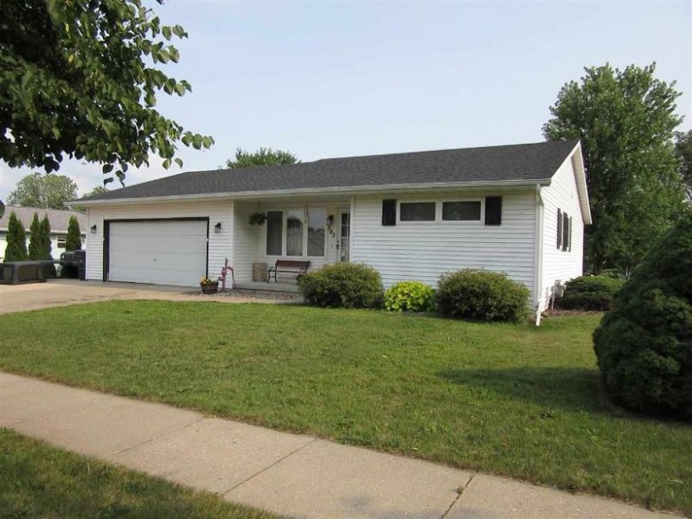 543 Countryside Dr Evansville, WI 53536 by Realty Executives Capital City $259,900