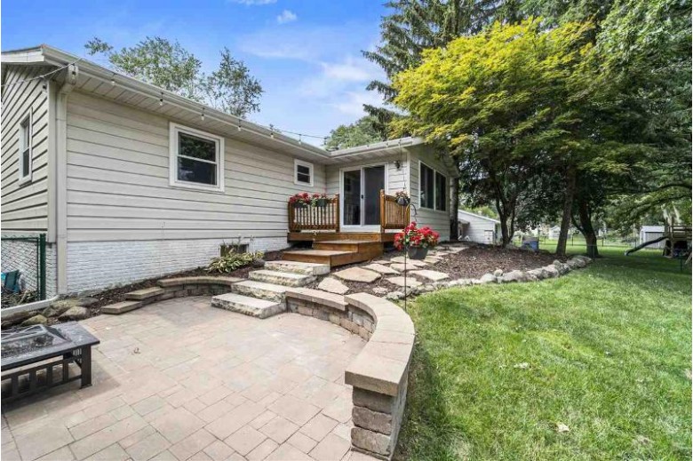 5206 Meadowood Dr Fitchburg, WI 53711 by Mhb Real Estate $325,000