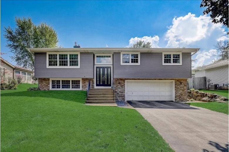 112 Canterbury Ct Waunakee, WI 53597 by Re/Max Preferred $389,900
