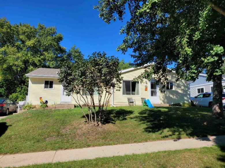 1402-1404 Loreen Dr Madison, WI 53711 by Century 21 Affiliated $250,000