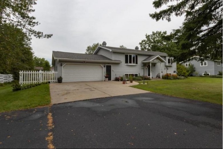 1754 Plantation Lane Kronenwetter, WI 54455 by Coldwell Banker Action $229,900