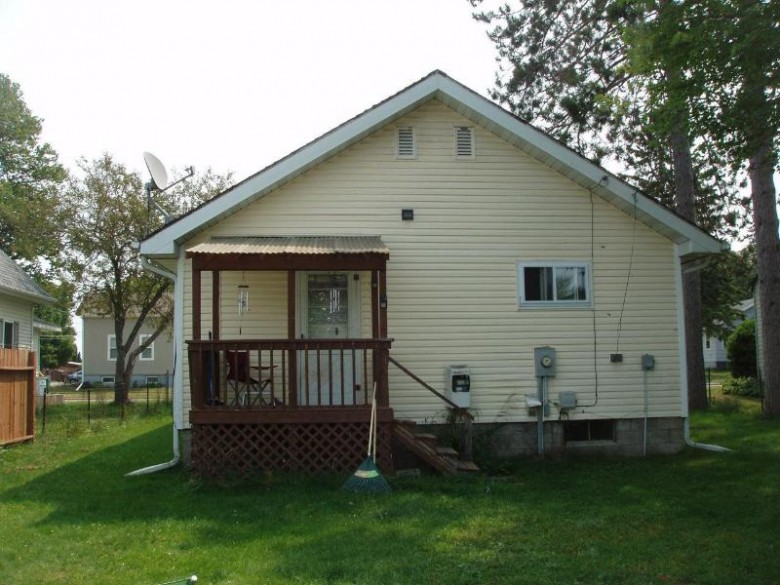 328 7th Ave S Park Falls, WI 54552 by Birchland Realty, Inc - Park Falls $64,900