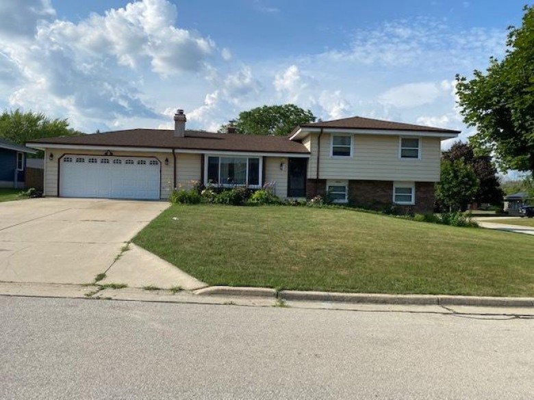 4122 W Alvina Ave, Greenfield, WI by Shorewest Realtors - South Metro $329,000