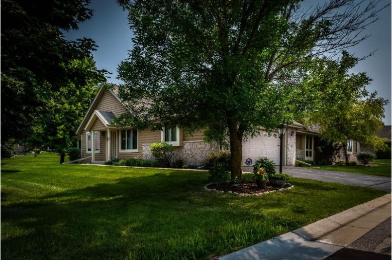 W242N2362 Deer Park Dr A Pewaukee, WI 53072-6426 by Found It $309,900