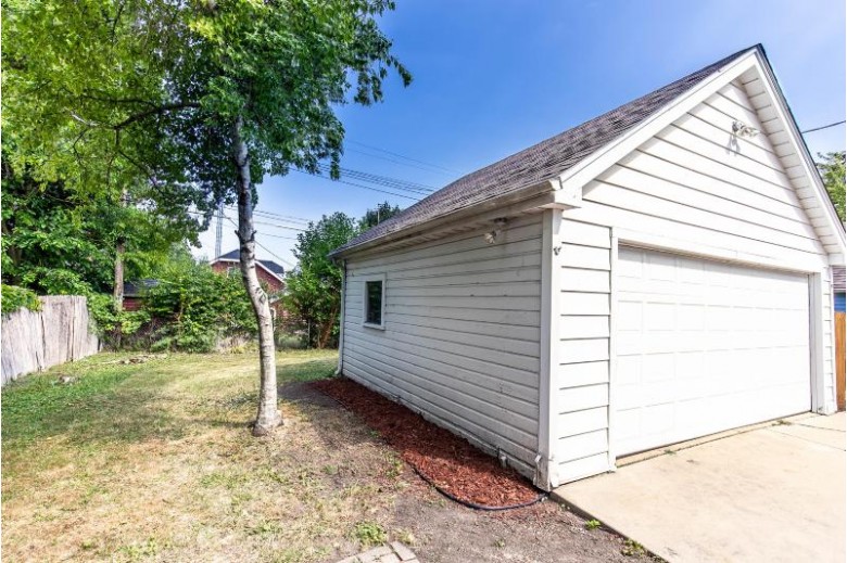 937 Lathrop Ave Racine, WI 53405 by The Real Estate Elite $193,900
