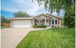 10735 S Maass Ct Oak Creek, WI 53154-7045 by Exsell Real Estate Experts Llc $329,900