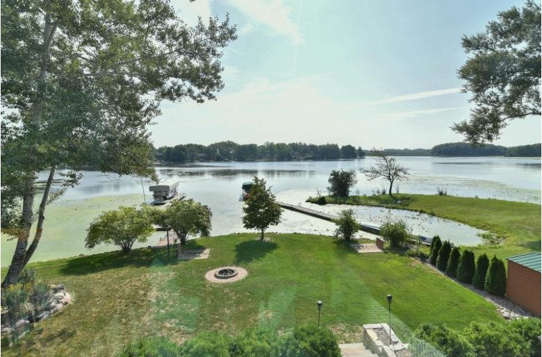 5601 Scenery Dr, Waterford, WI by Doering & Co Real Estate, Llc $740,000