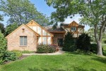 5248 Robinwood Ln Hales Corners, WI 53130-1070 by Re/Max Realty Pros~milwaukee $399,900
