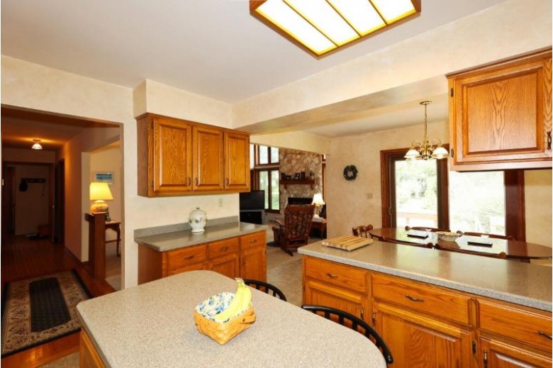 5248 Robinwood Ln Hales Corners, WI 53130-1070 by Re/Max Realty Pros~milwaukee $399,900
