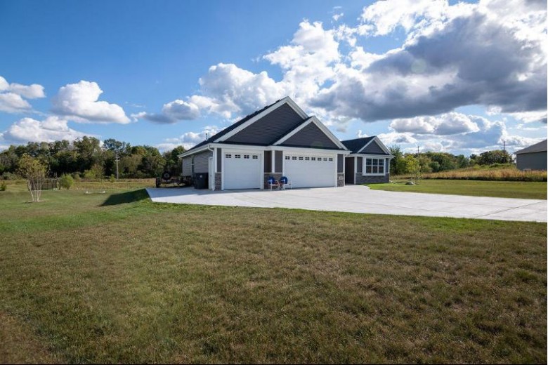 2160 Sunny Slope Ct Slinger, WI 53086 by Coldwell Banker Realty $499,000