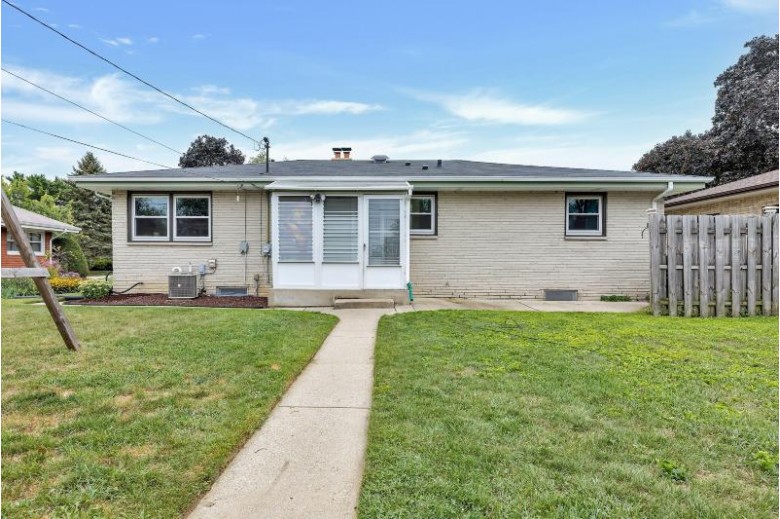 1728 Chestnut St South Milwaukee, WI 53172-1415 by Benefit Realty $209,900