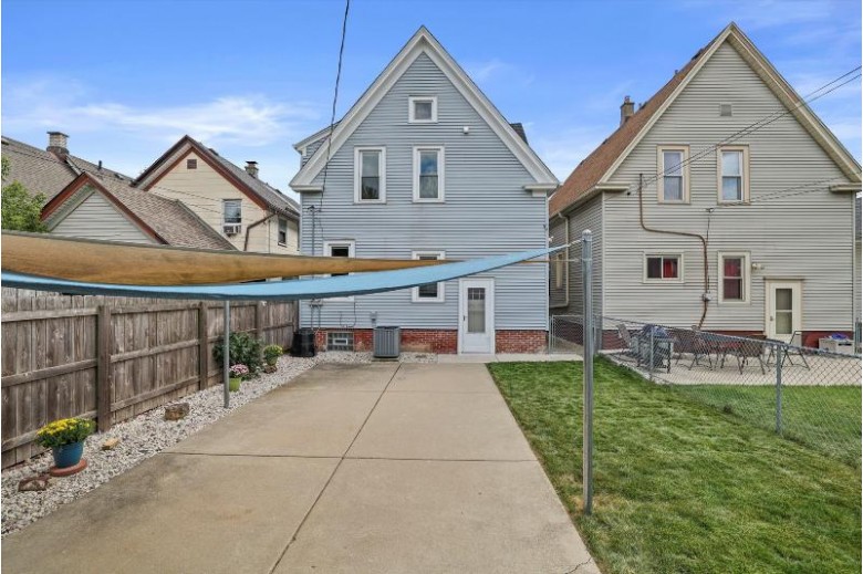 534 E Potter Ave, Milwaukee, WI by Keller Williams Realty-Milwaukee North Shore $364,900