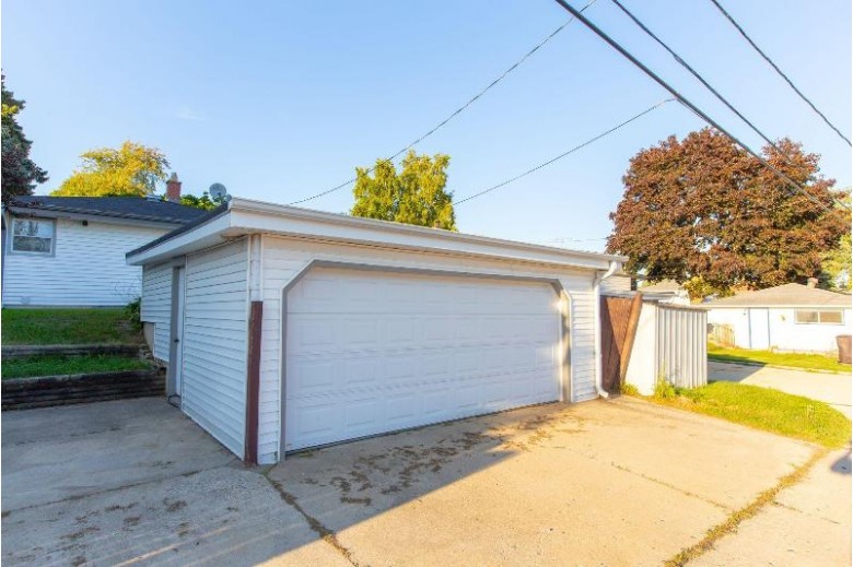 609 Menomonee Ave South Milwaukee, WI 53172-3336 by First Weber Real Estate $184,900