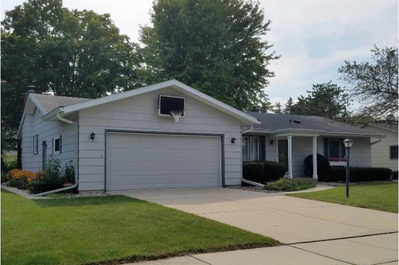 740 Meadowbrook Lane Fond Du Lac, WI 54935-2910 by First Weber Real Estate $215,000