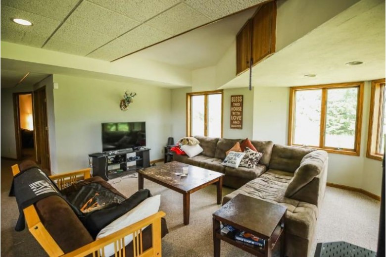 N3624 Skyhigh Rd, Poynette, WI by United Country Midwest Lifestyle Properties $600,000