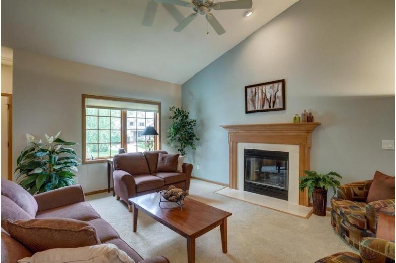 9415 Eagle Nest Ln Madison, WI 53562 by Re/Max Preferred $495,000