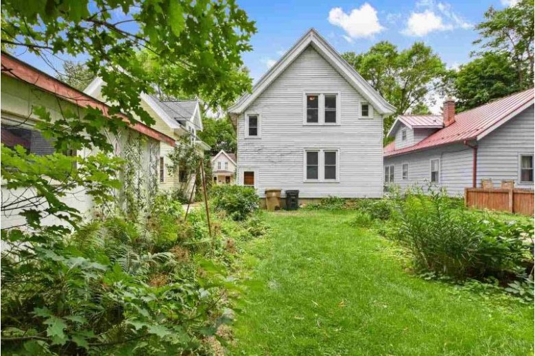 234 Jackson St Madison, WI 53704 by Lauer Realty Group, Inc. $430,000