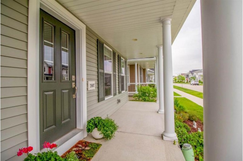 2887 Bulwer Ln Fitchburg, WI 53711 by The Mcgrady Group, Llc $384,900
