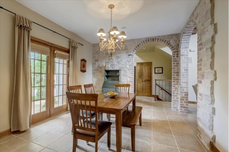 926 Winding Way, Middleton, WI by First Weber Real Estate $749,000