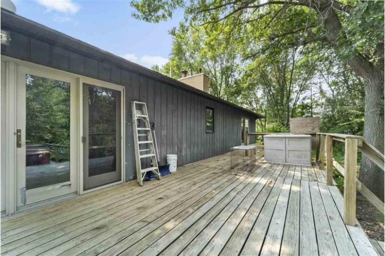 W8352 County Road V, Poynette, WI by Mhb Real Estate $324,900