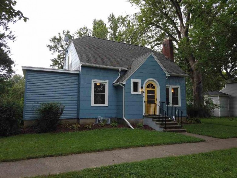 617 Pine St, Sparta, WI by Vip Realty $184,990