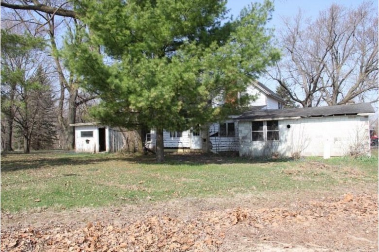 W8671 State Road 106 Fort Atkinson, WI 53538-9733 by Shorewest Realtors, Inc. $494,500