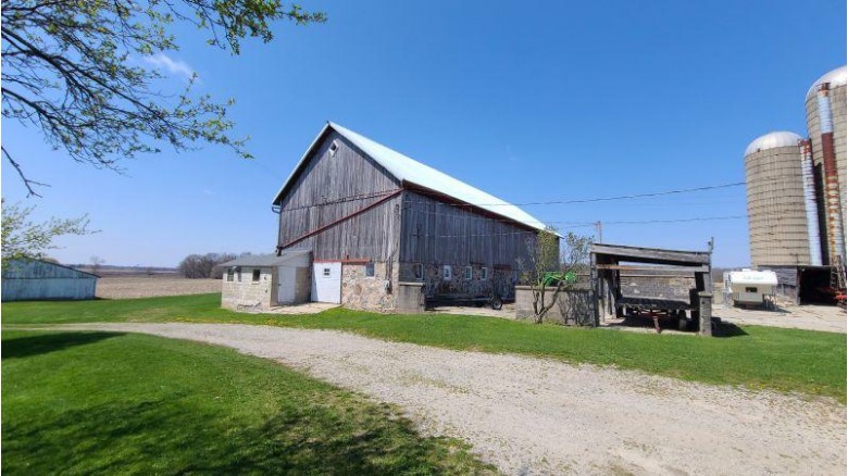 W2810 Gopher Hill Rd Watertown, WI 53094 by Bill Stade Auction & Realty $344,000