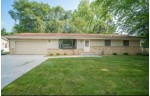 246 Green Valley Pl West Bend, WI 53095-4924 by Boss Realty, Llc $324,900
